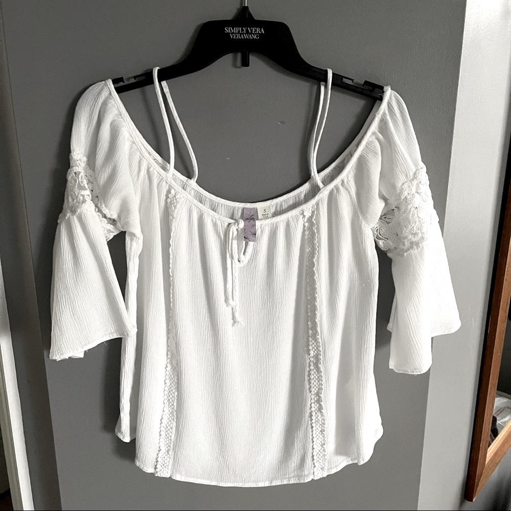 Alya girl white embroidered blouse sz S